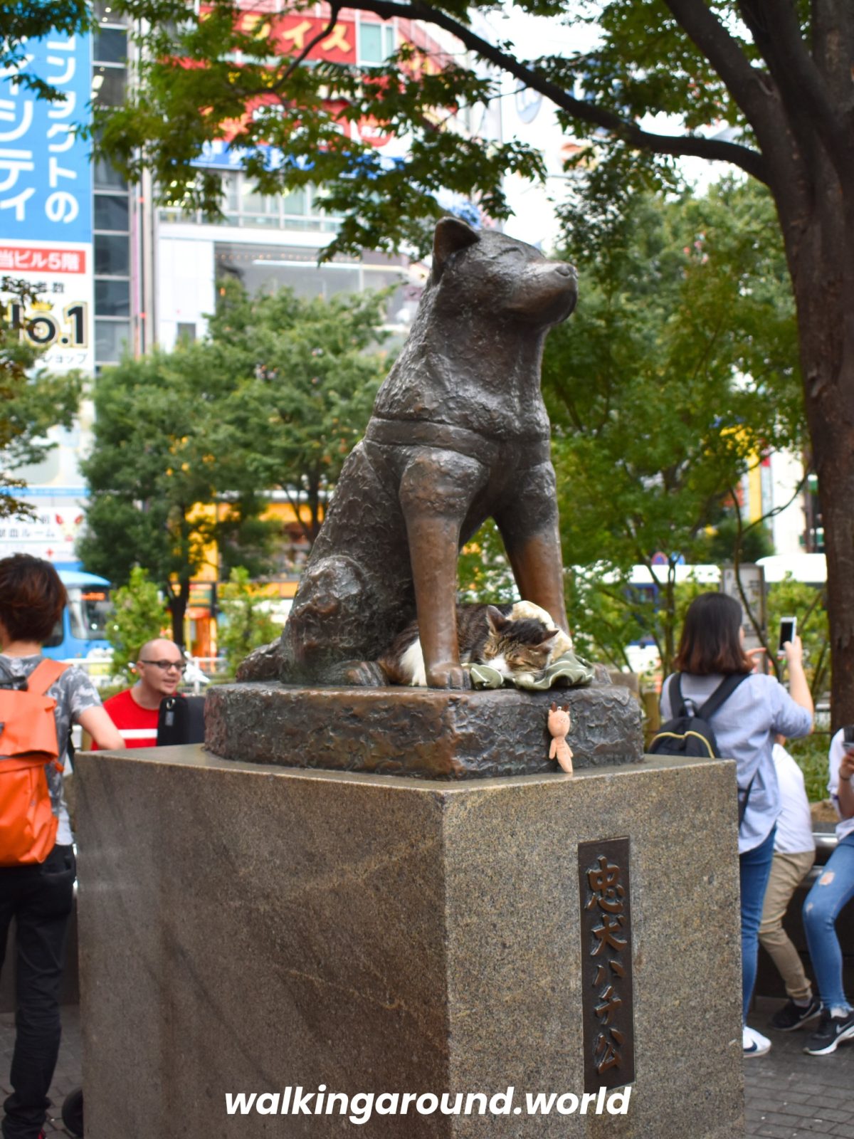 hachiko-shibuya-tokio-japon